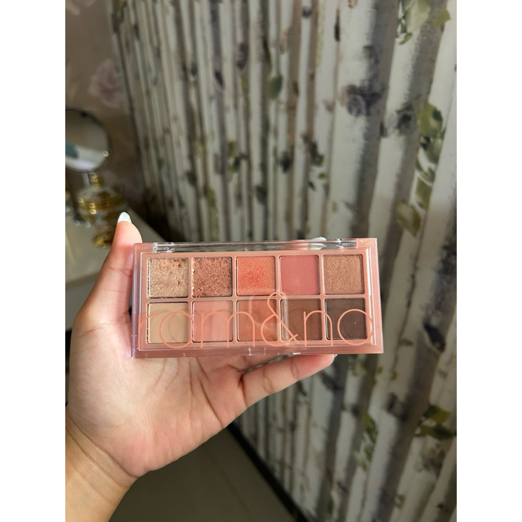 preloved romand better than palettte eyeshadow shade 01 pampas garden