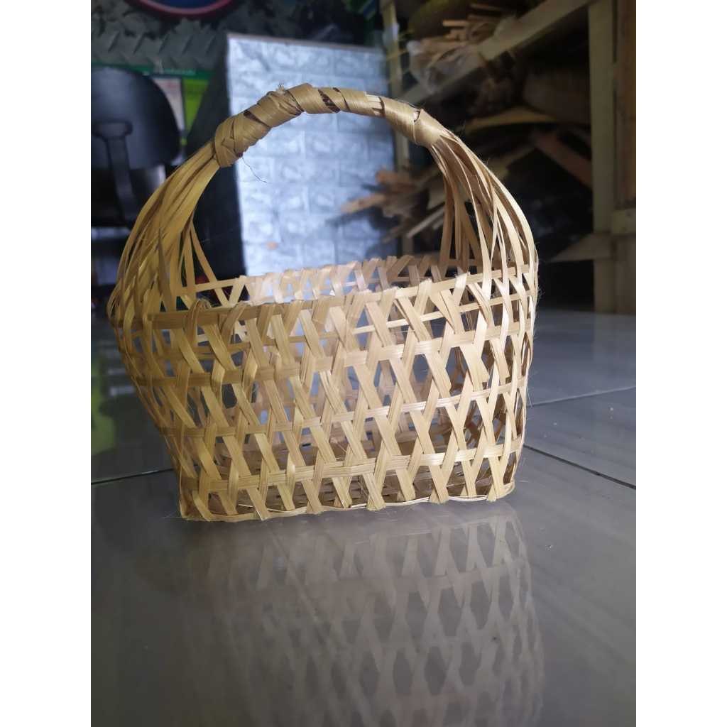 Tas Anyaman Bambu Eksotis / tas keranjang parsel / keranjang bambu hampers/ tas anyaman bambu unik