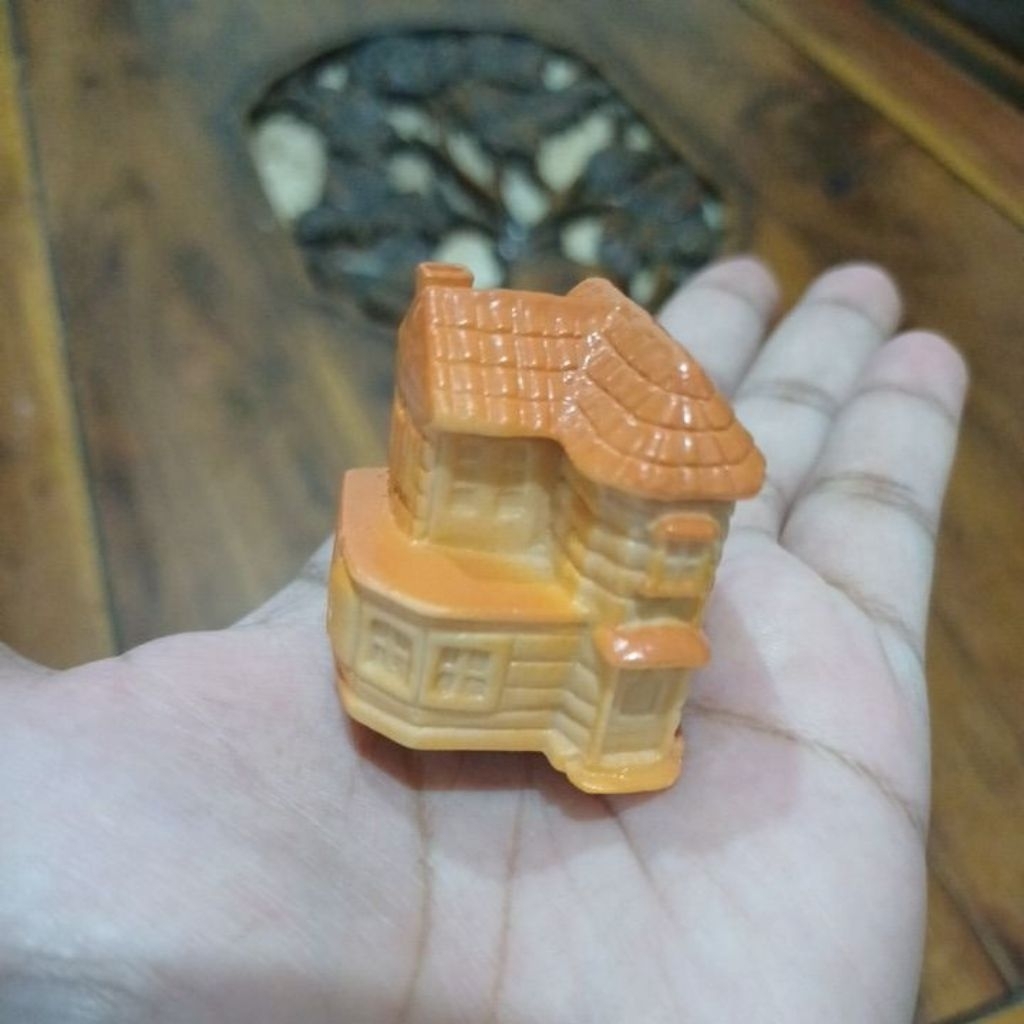 Sylvanian Families cake miniature