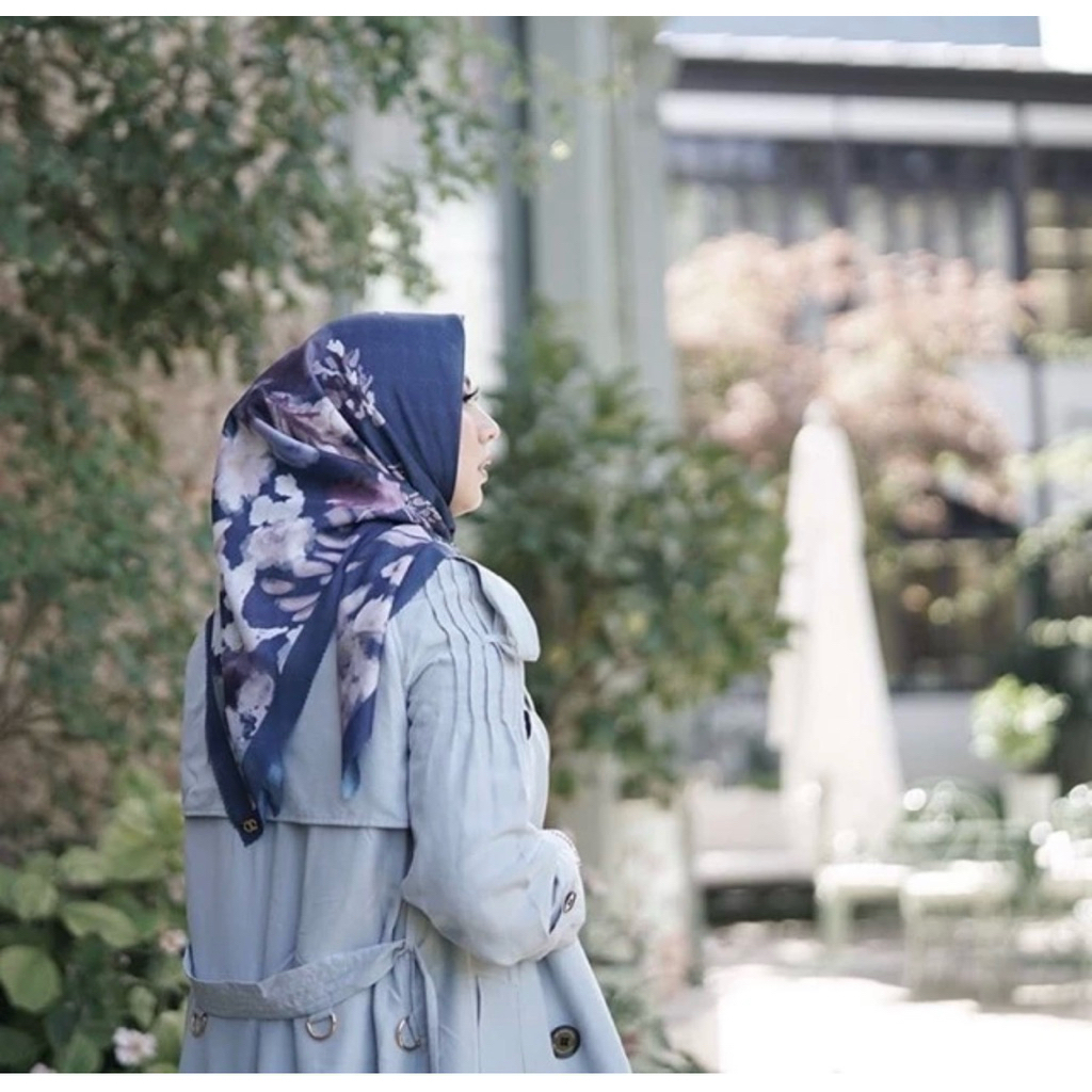 Buttonscarves Le Fleur