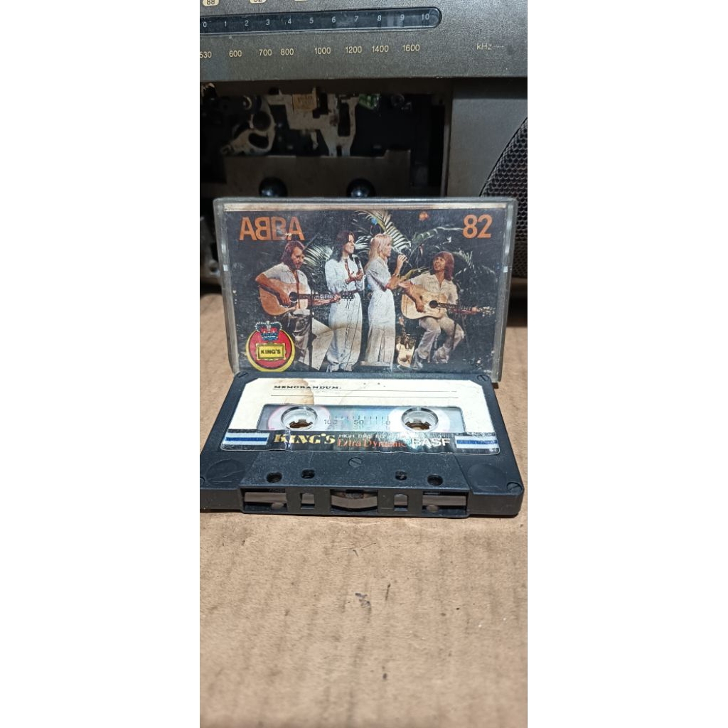kaset pita Abba 82