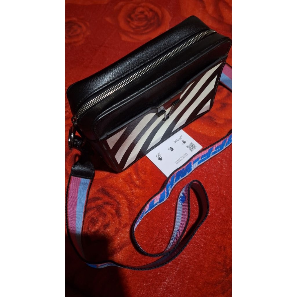 Preloved - Original -Jual Rugi -OFF-WHITE Diag Camera Bag Black/White with Red/Blue Strap