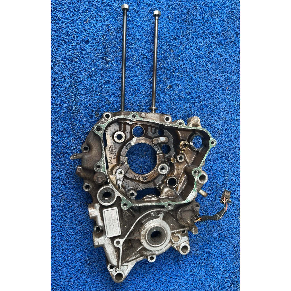 KRENGKES MESIN KIRI HONDA REVO ABSOLUTE REVO FIT/BLADE OLD 110 ORIGINAL AHM KWB