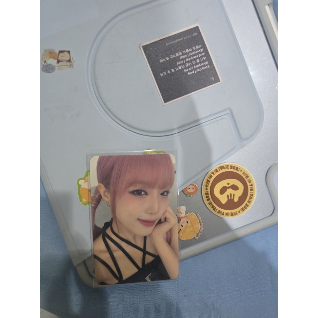 yena photocard lilybyred official