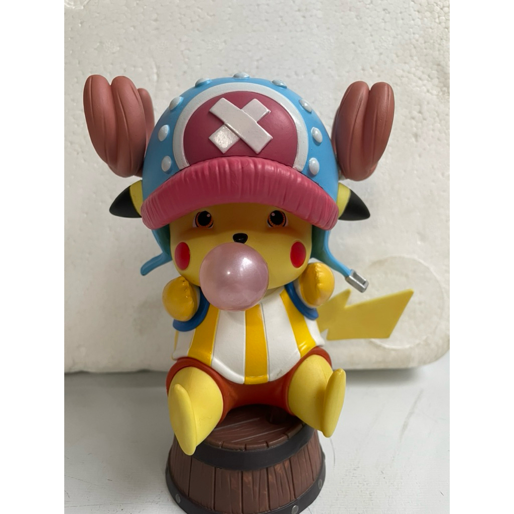 Action Figure Chopper x Pikachu One Piece x Pokemon - Patung Koleksi Anime Chibi Hadiah