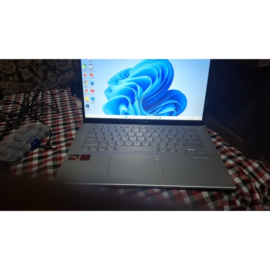 Asus Vivobook Ryzen 3 Second RAM 8 NVME 256