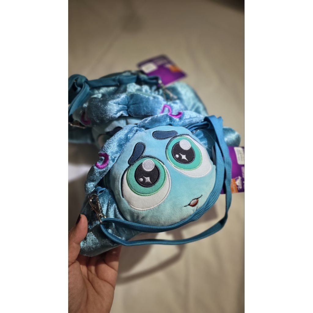 NEW - Hongkong disneyland merchandise (sling bag)