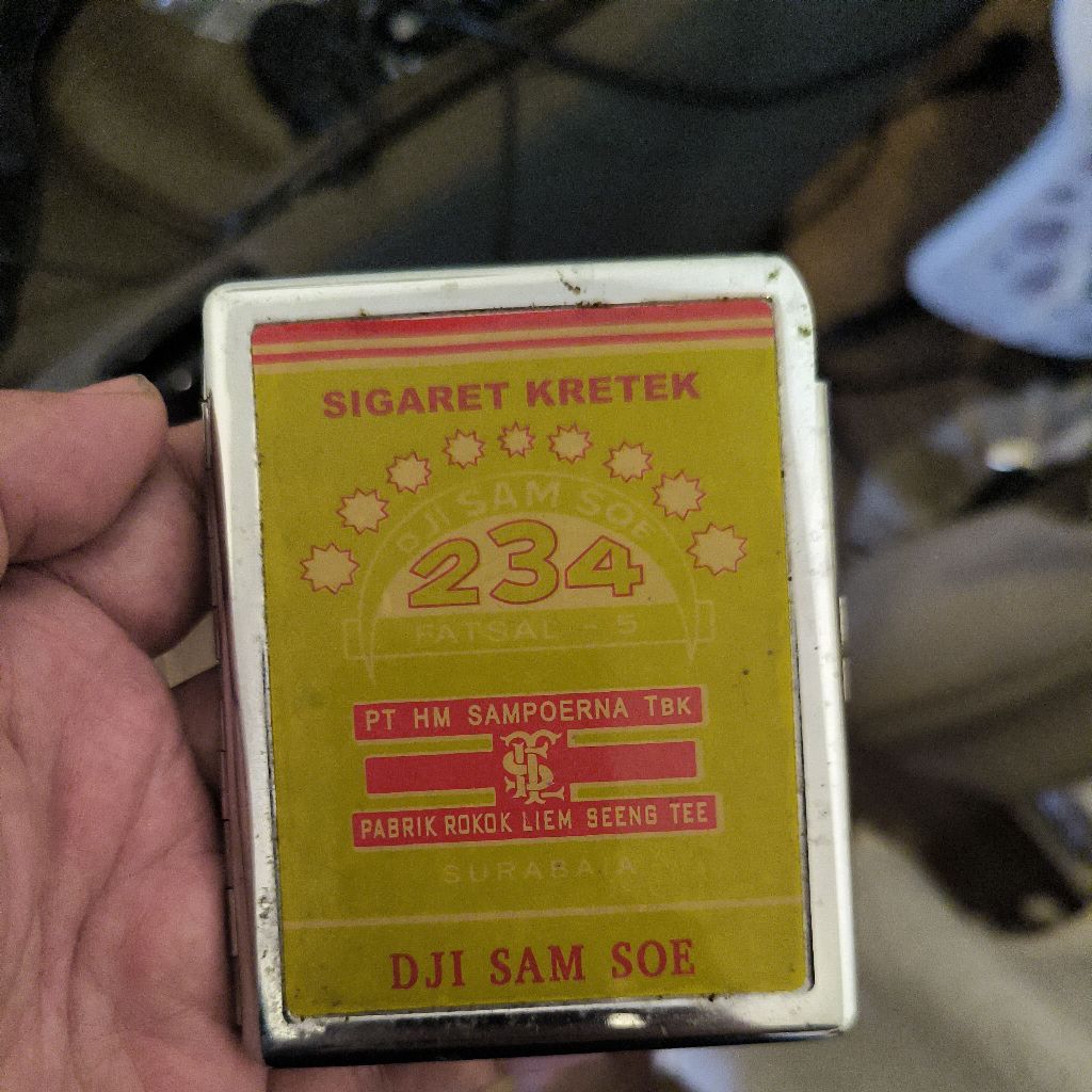 Kotak Rokok logam rkk  234 sesuai foto vintage buat koleksi