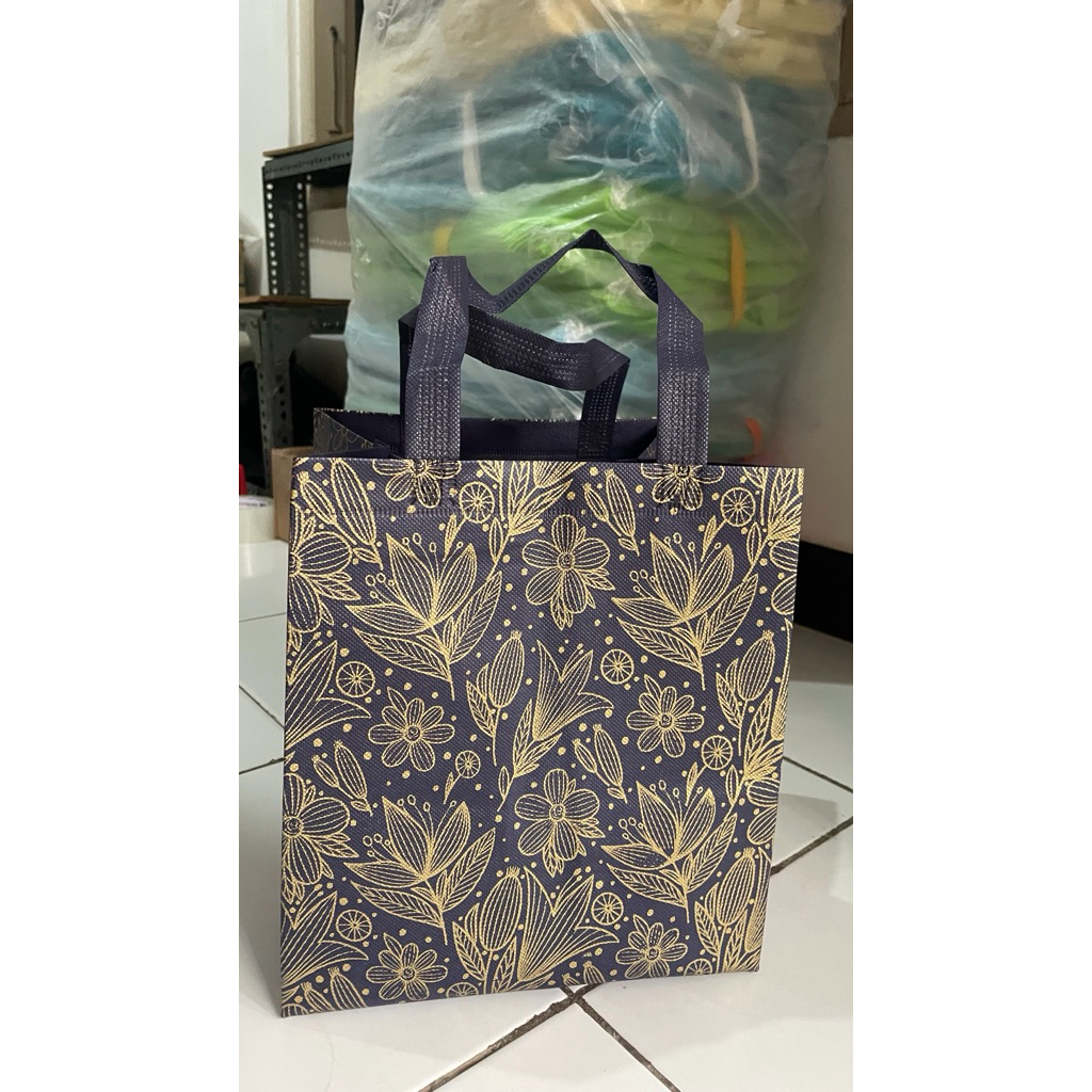 goodie bag kotak  nasi 20x20 hantaran syukuran spunbond motif