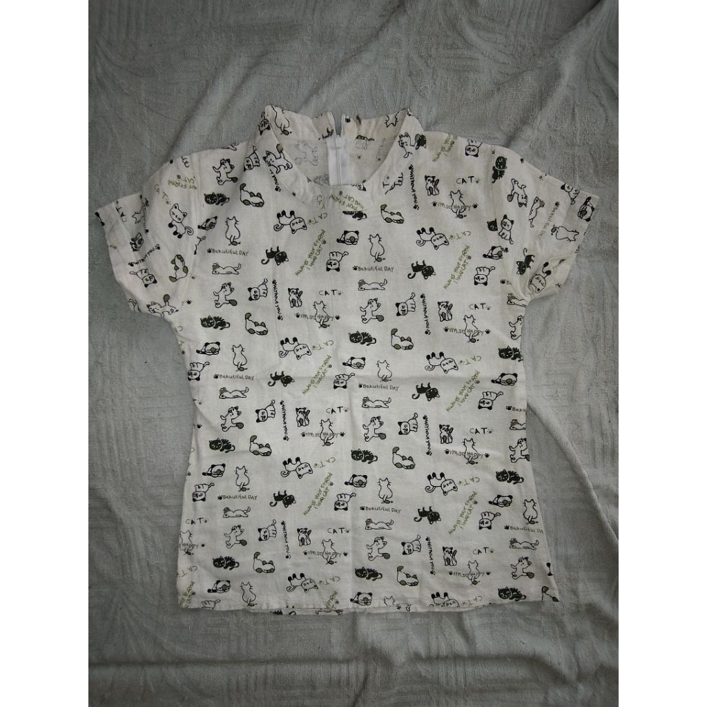 preloved baju motif kucing