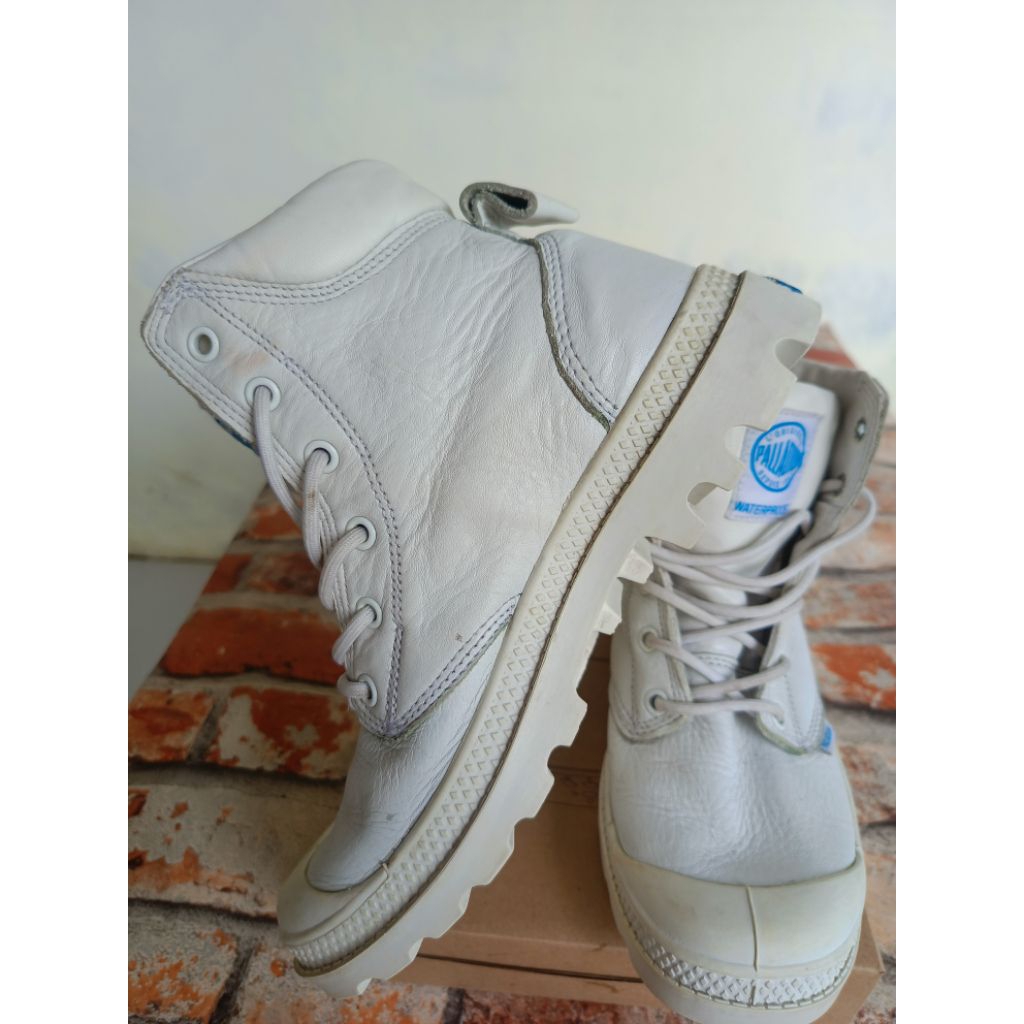 PALLADIUM WATERPROOF WHITE LEATHER Sepatu Boot Pria & Wanita (#37 / 23cm)
