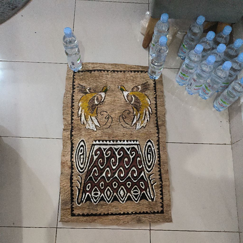 Lukisan Kulit Kayu Papua vintage cendrawasih est 80x 50 cm sesuai foto