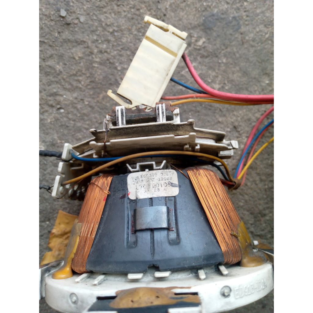 Yoke, konde TV tabung flat 21inc merk Sanyo, normal.