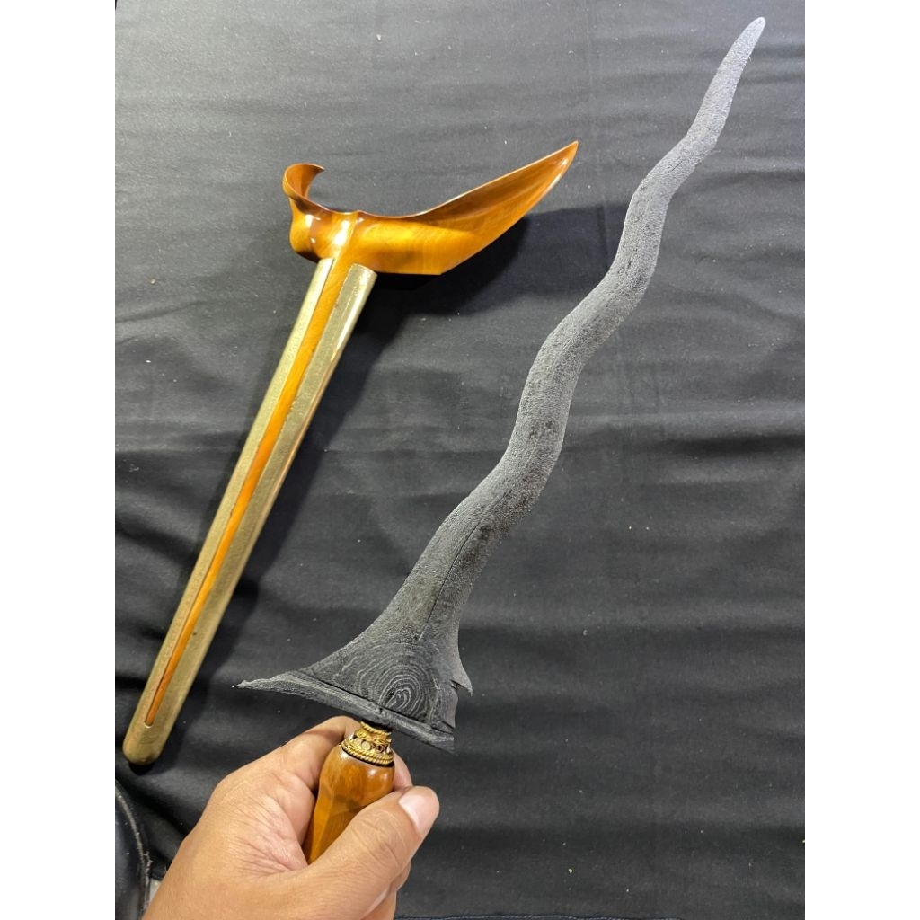 NEGO BEBAS keris luk 7 dapur carubuk pamor lintang kemukus est.majapahit panjang bilah 35,5 cm pesi 