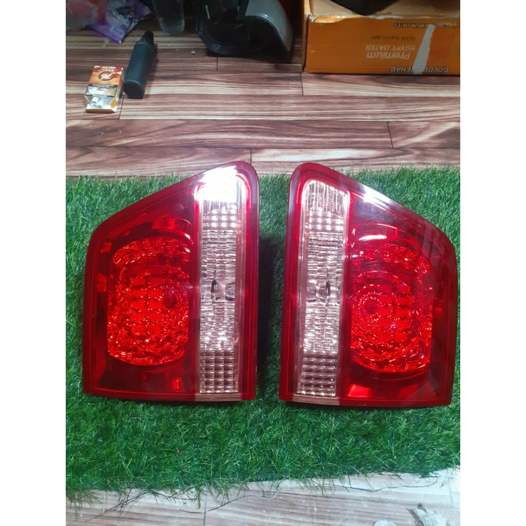 stoplamp toyota fortuner 2005-2008