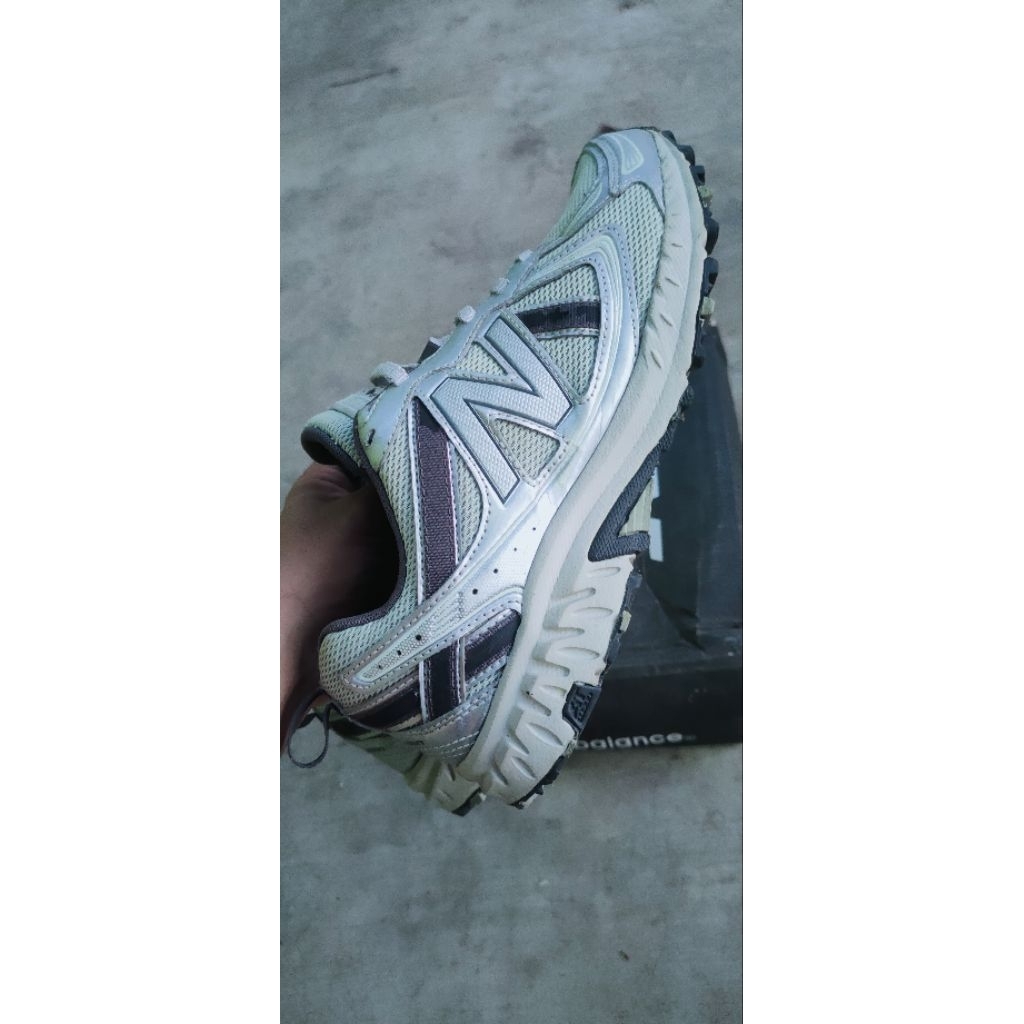 sepatu trial run NB 410 silver skena (preloved)