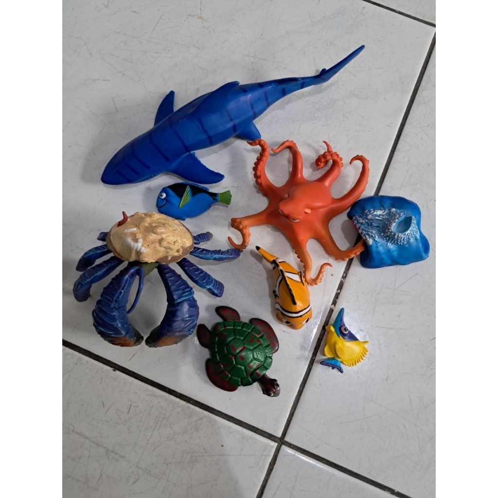 mainan nemo finding dory / hiasan kue ulang tahun toppers figure finding nemo / dori isi 8pc