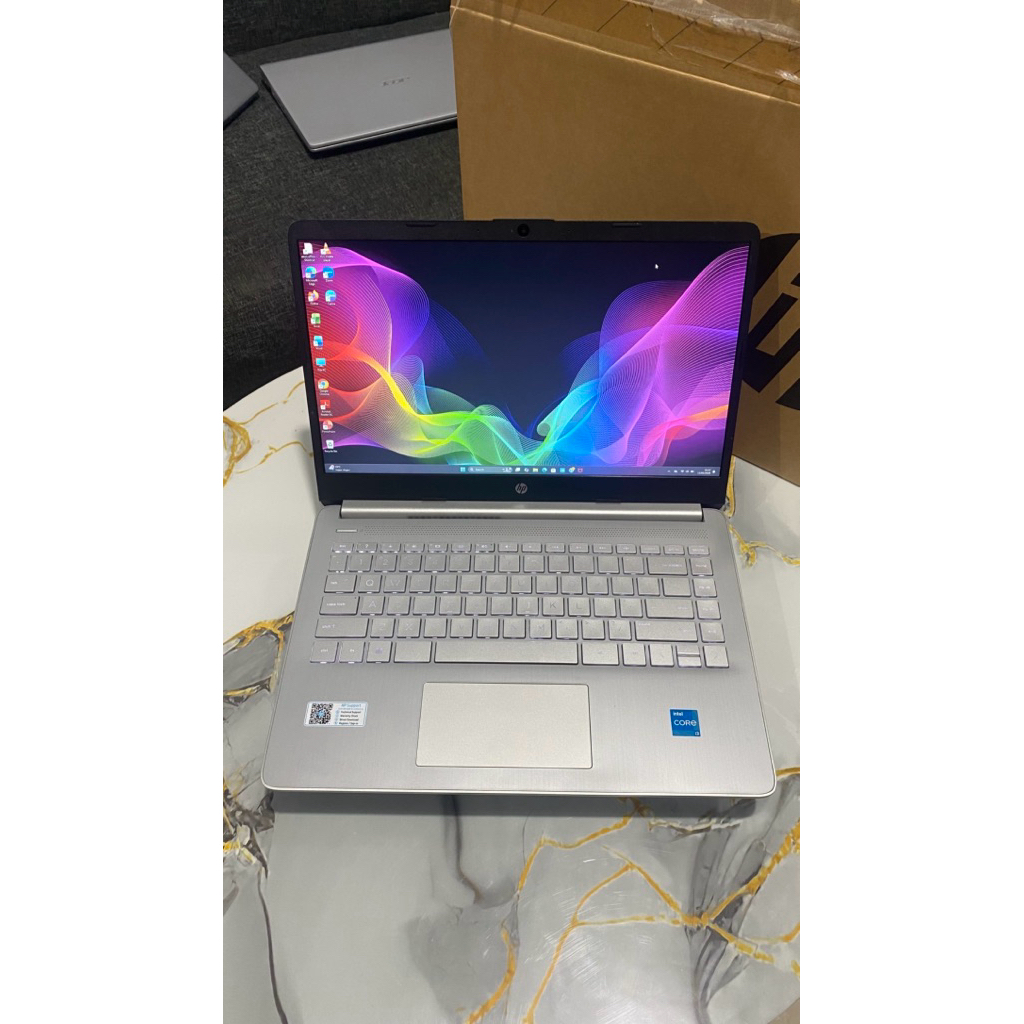 hp 14s core i3 msh garansi resmi mulus istimewa