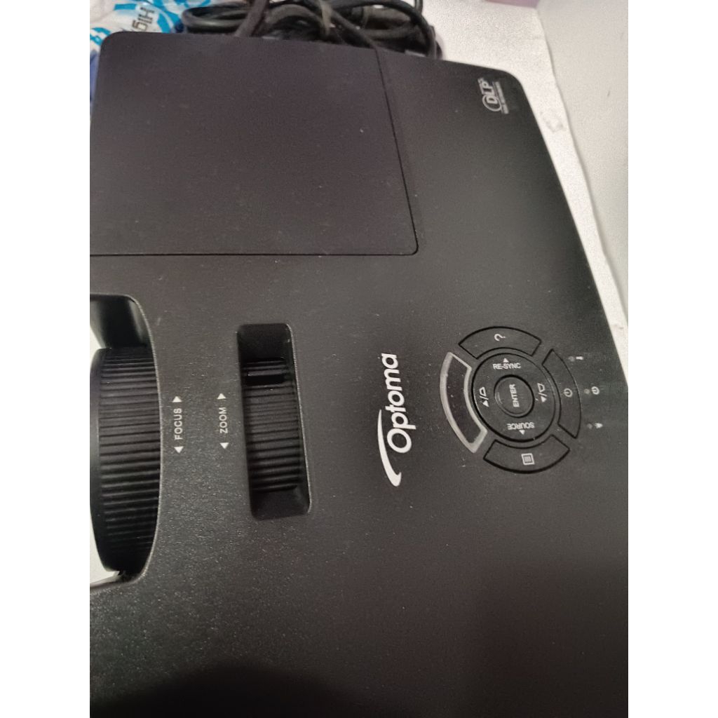 projector bekas