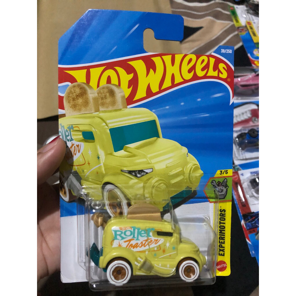 HOT WHEELS ROLLER TOASTER