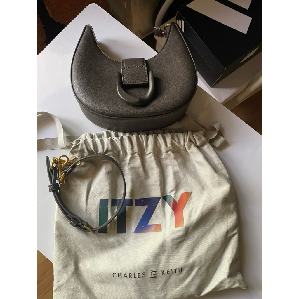 Charles itzy keith like new