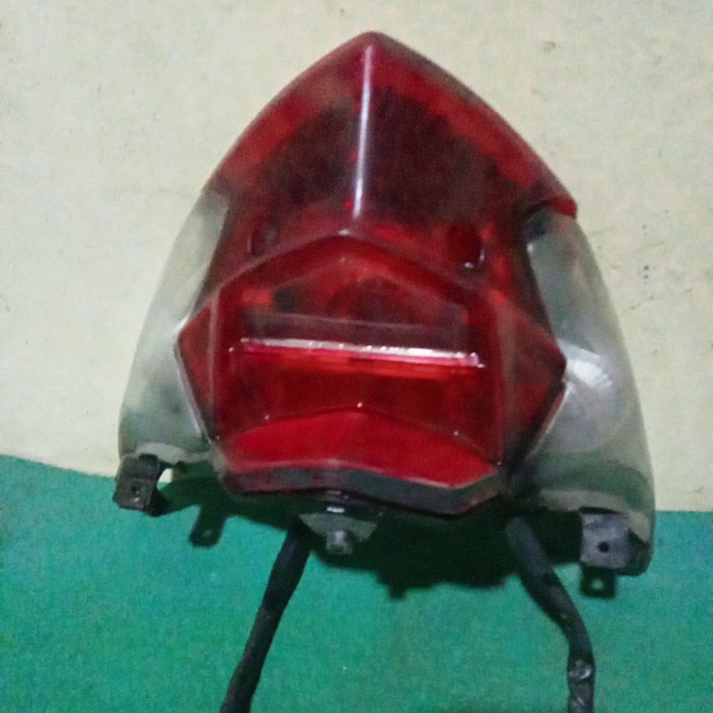 Reflektor lampu stop belakang Honda beat fi 2013/2015 original