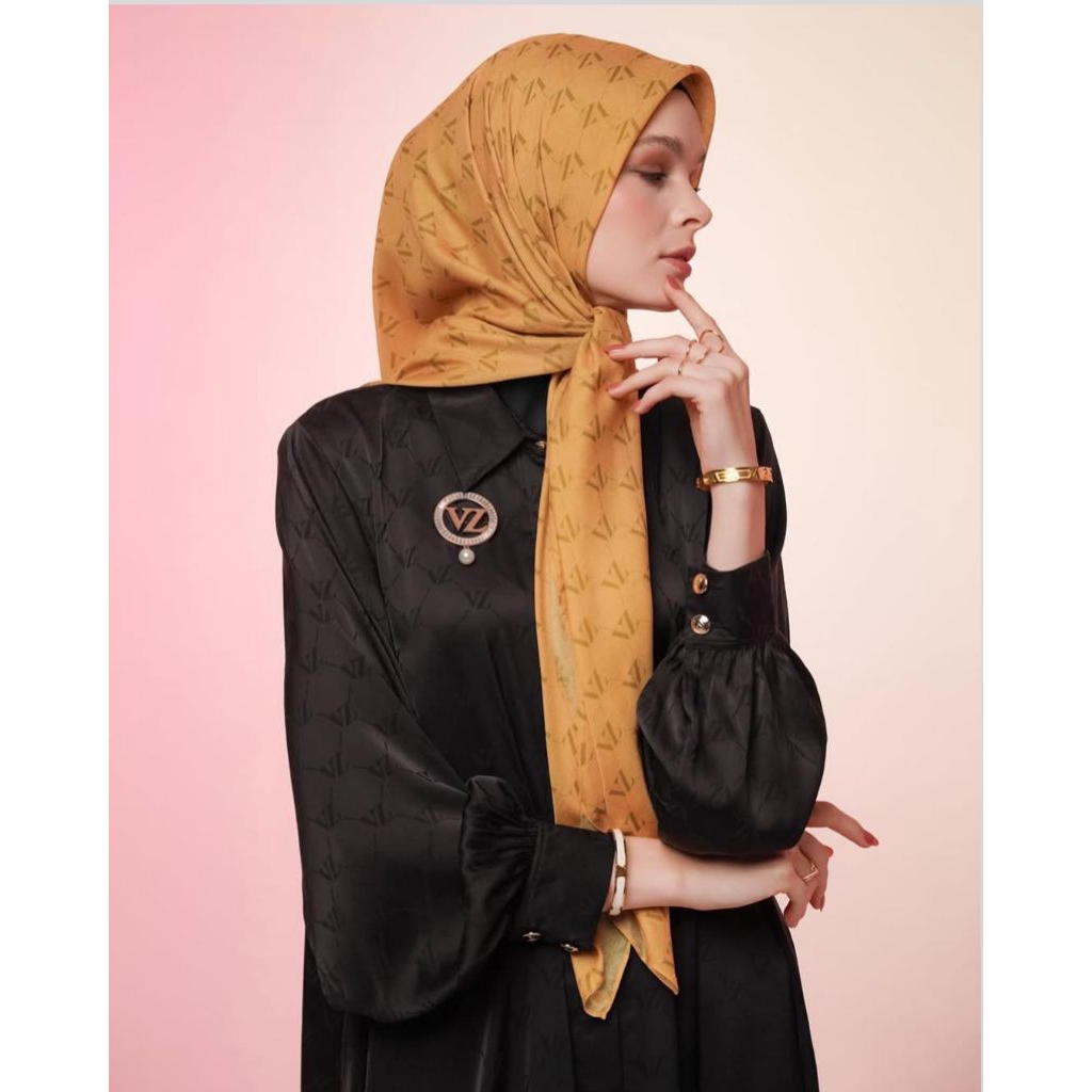 new monogram scarf vivizubedi