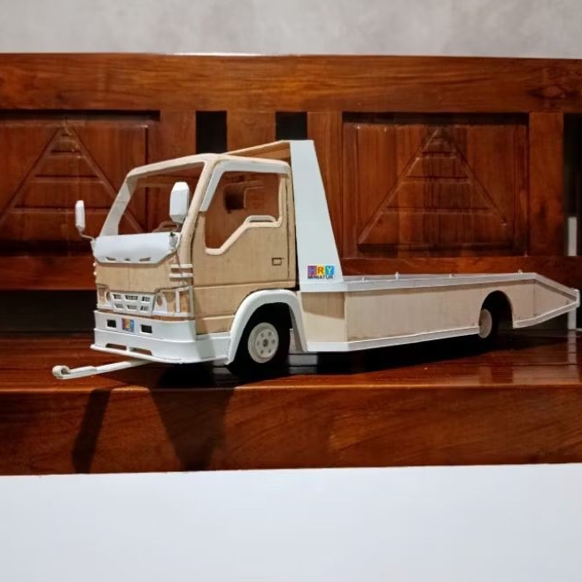 MINIATUR TOWING ELF MACAN. Miniatur elf NKR skala 1:12
