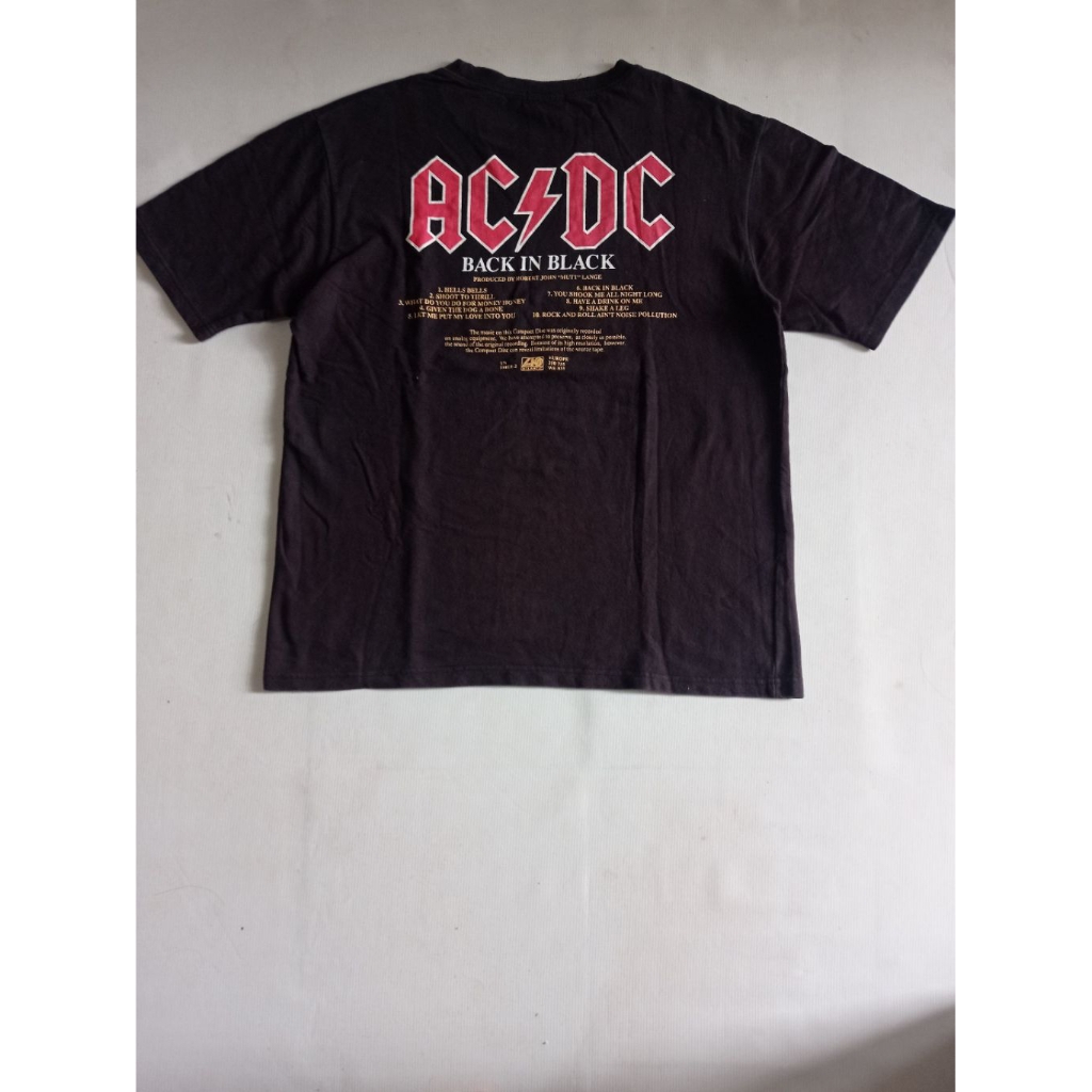 Kaos Band AC/DC Back In Black Bootleg By Coco Holic Warna Hitam Size L Second Brand AC/DC