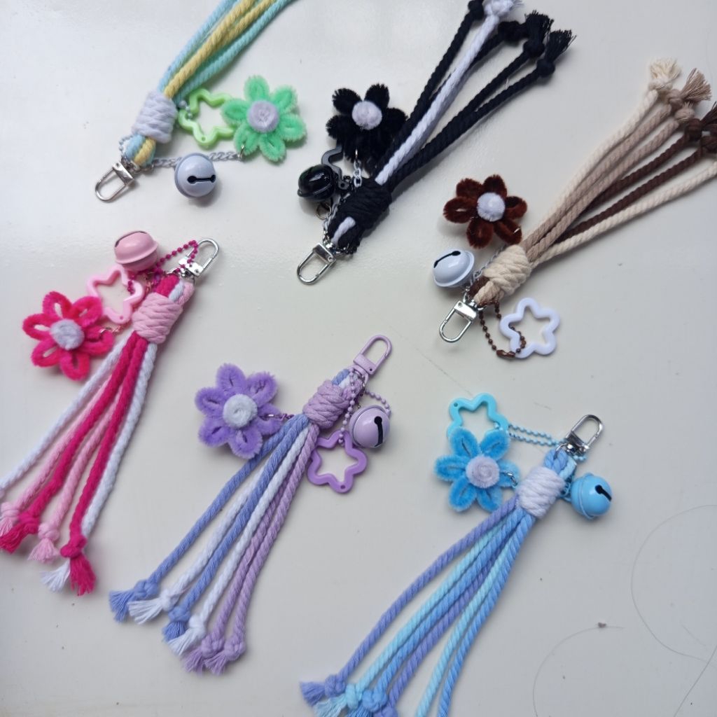 Gantungan Tas Tali Macrame Warna Soft pastel dengan Motif Bintang lonceng | bagcharm tali aesthetic 