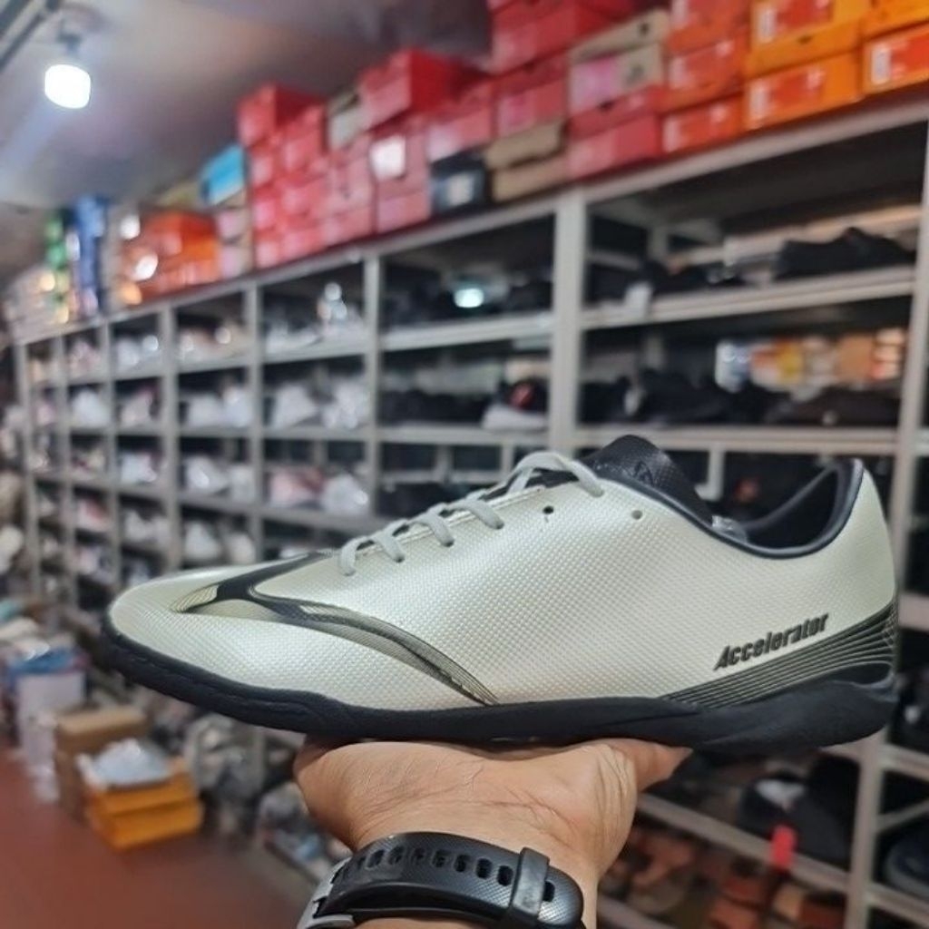 futsal specs xlr accelerator