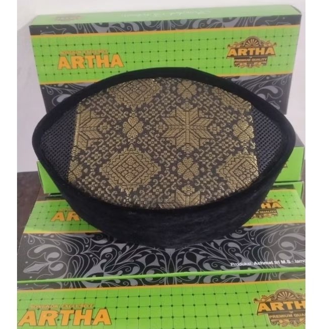 Songkok peci hitam AC dengan atasan motif kain songket gold
