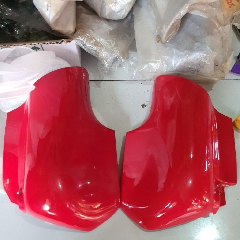 COVER TUTUP SHOCK KIRI KANAN JUP Z T110 5TP-F3122-00-P0 5TP-F3132-00-P0