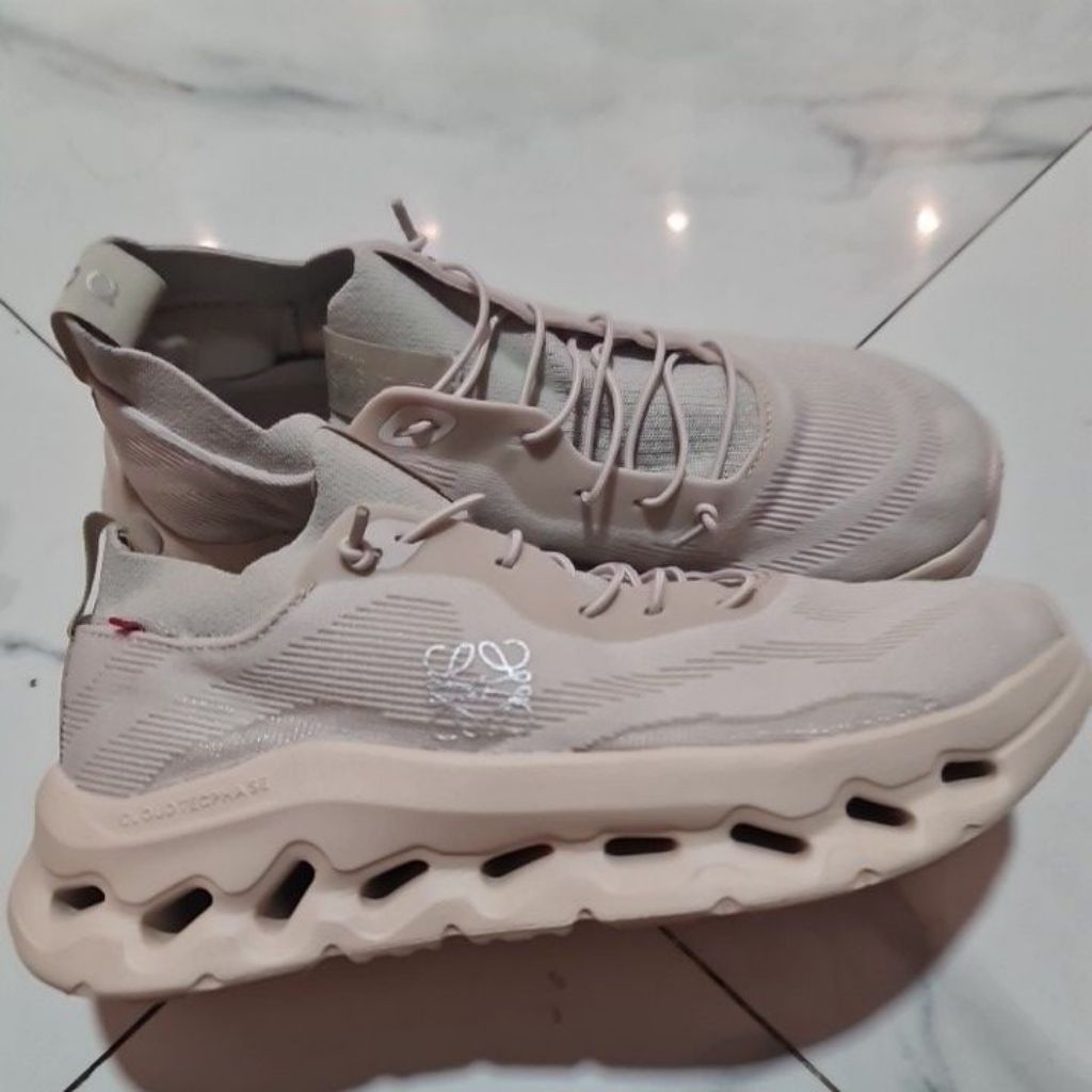Sepatu OC X Loewe New