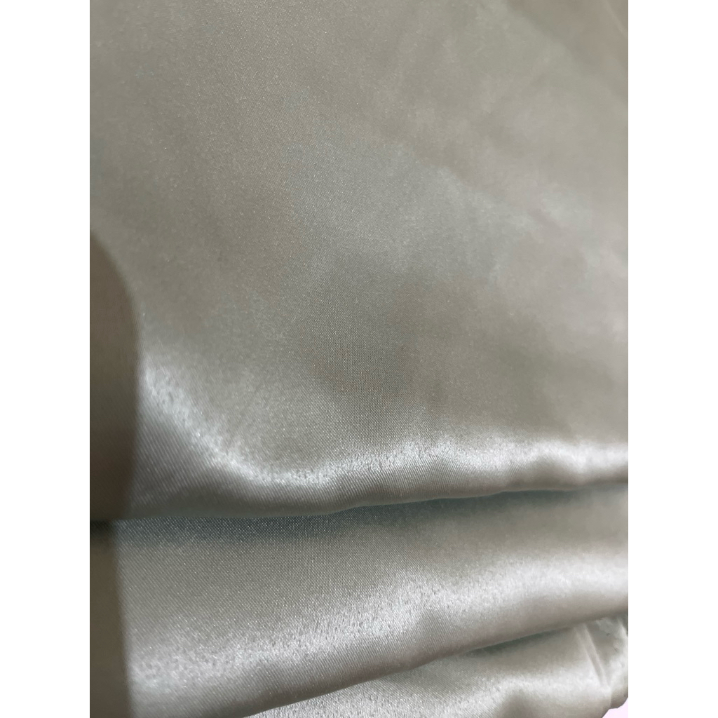 Kain satin warna sage green untuk hidden seserahan 1M