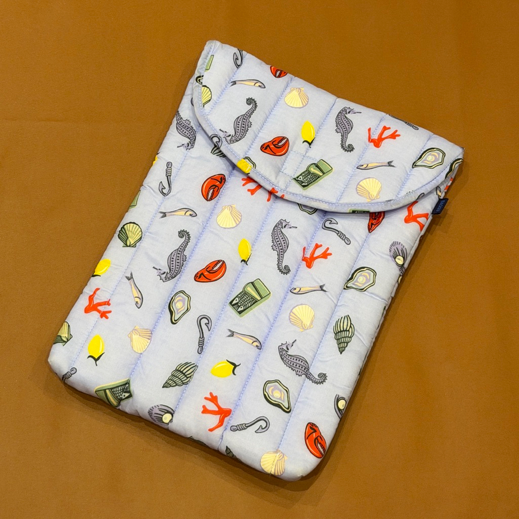 Preloved Excellent - BAGGU - Puffy Laptop Sleeve 15” / 16"