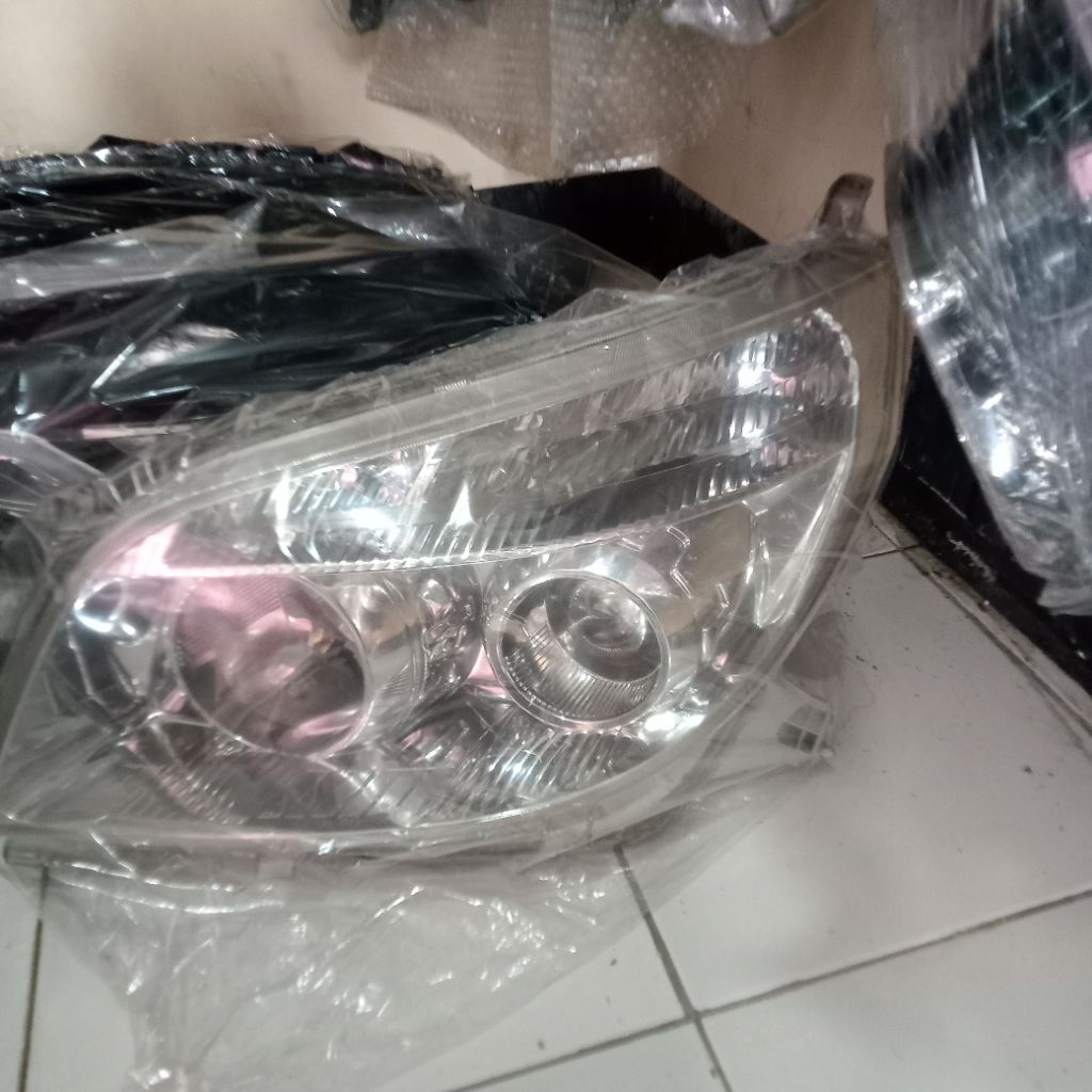 Headlamp Lampu Depan Rush Terios 2013 Original