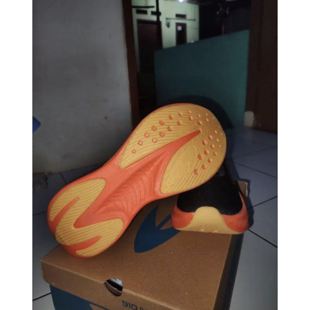 sepatu 910 hiroshi 2.0 second like neww