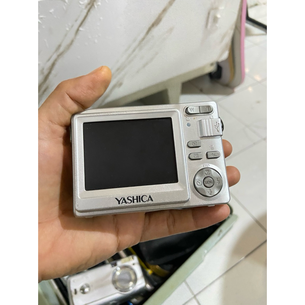 kamera  yashica EZ F924