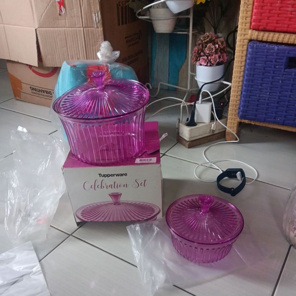celebration set tupperware