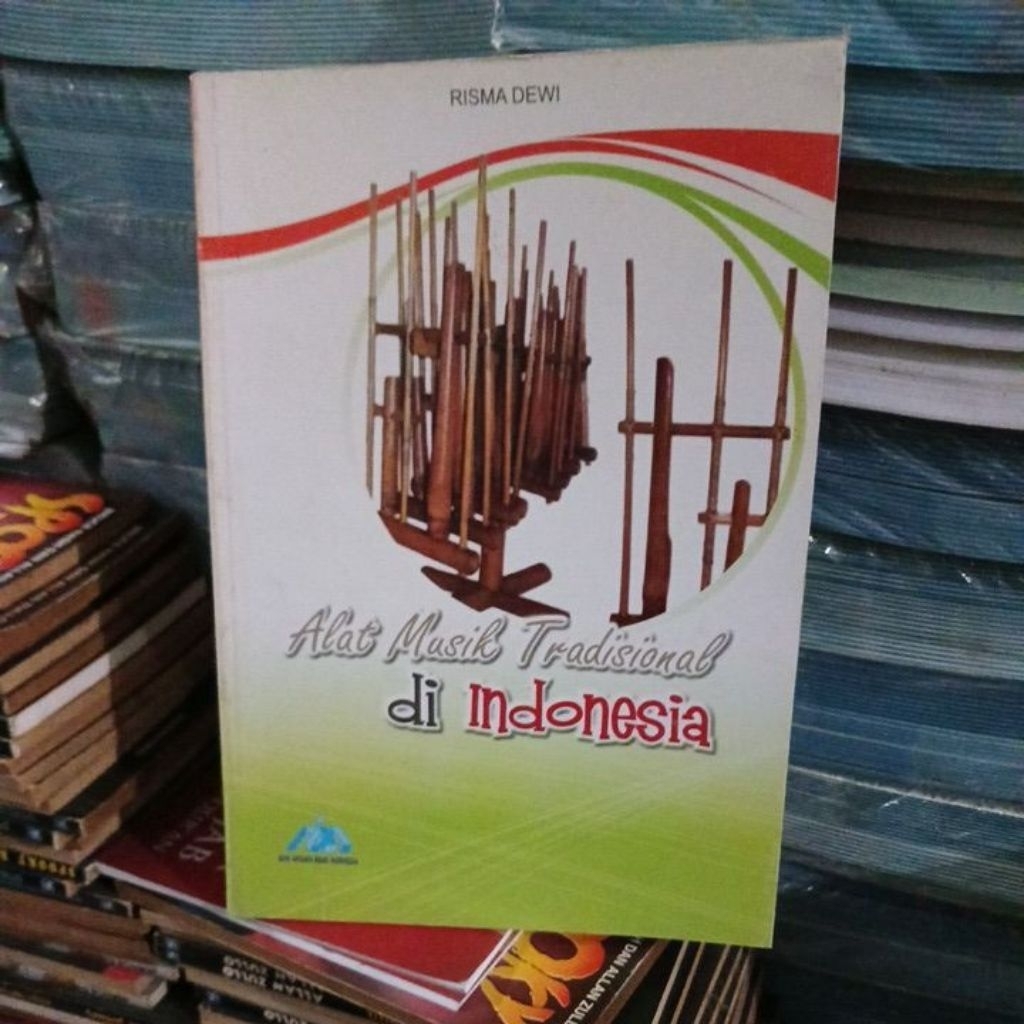 Alat musik tradisional di Indonesia.   vta
