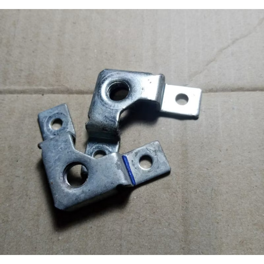 bracket kaki mesin cuci Electrolux