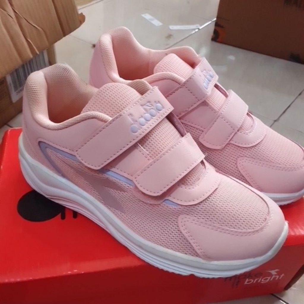 Sepatu dia FLO jr (ex display)