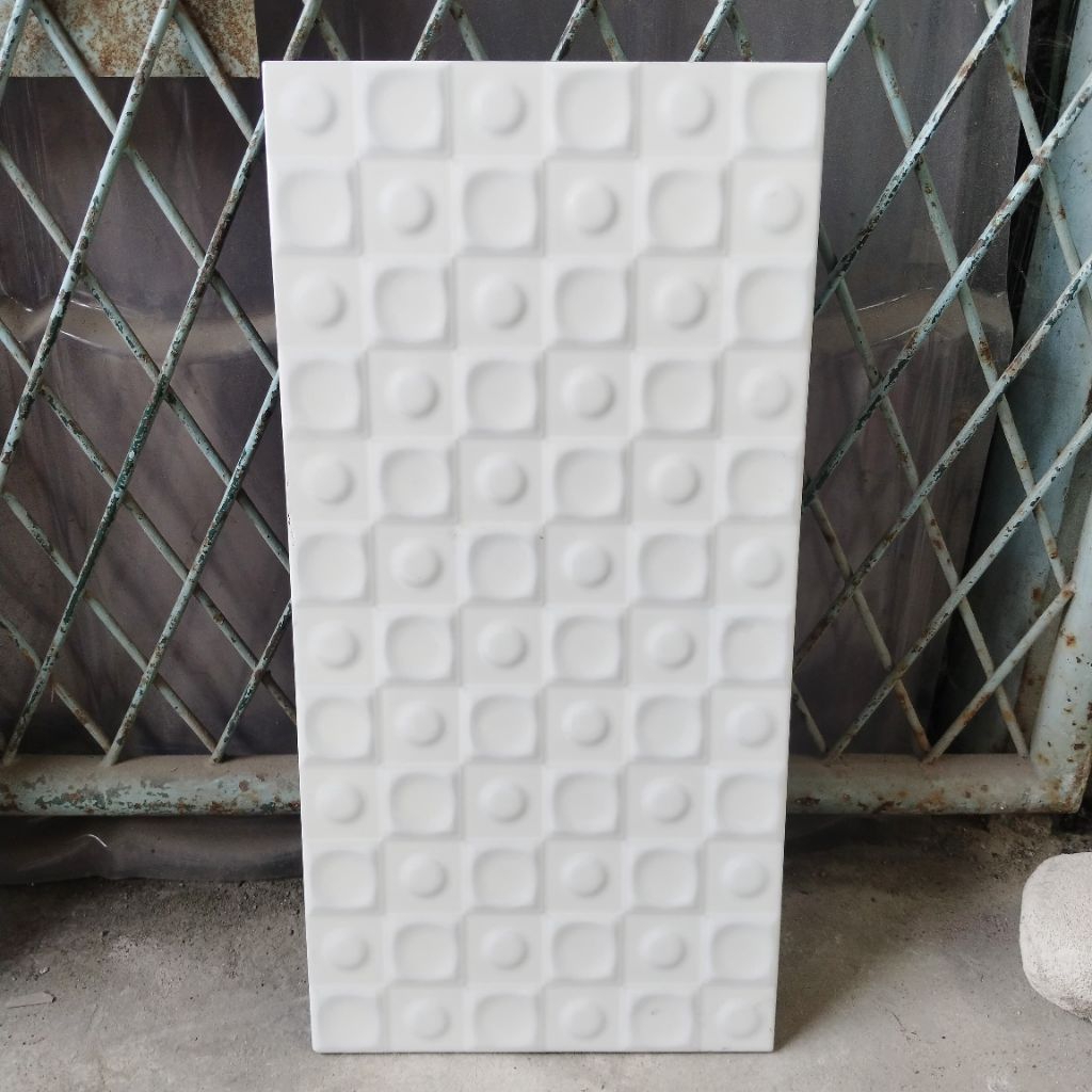 keramik dinding 30x60 putih motif (glossy-timbul)/ keramik dinding putih motif/ keramik ruangan/ ker