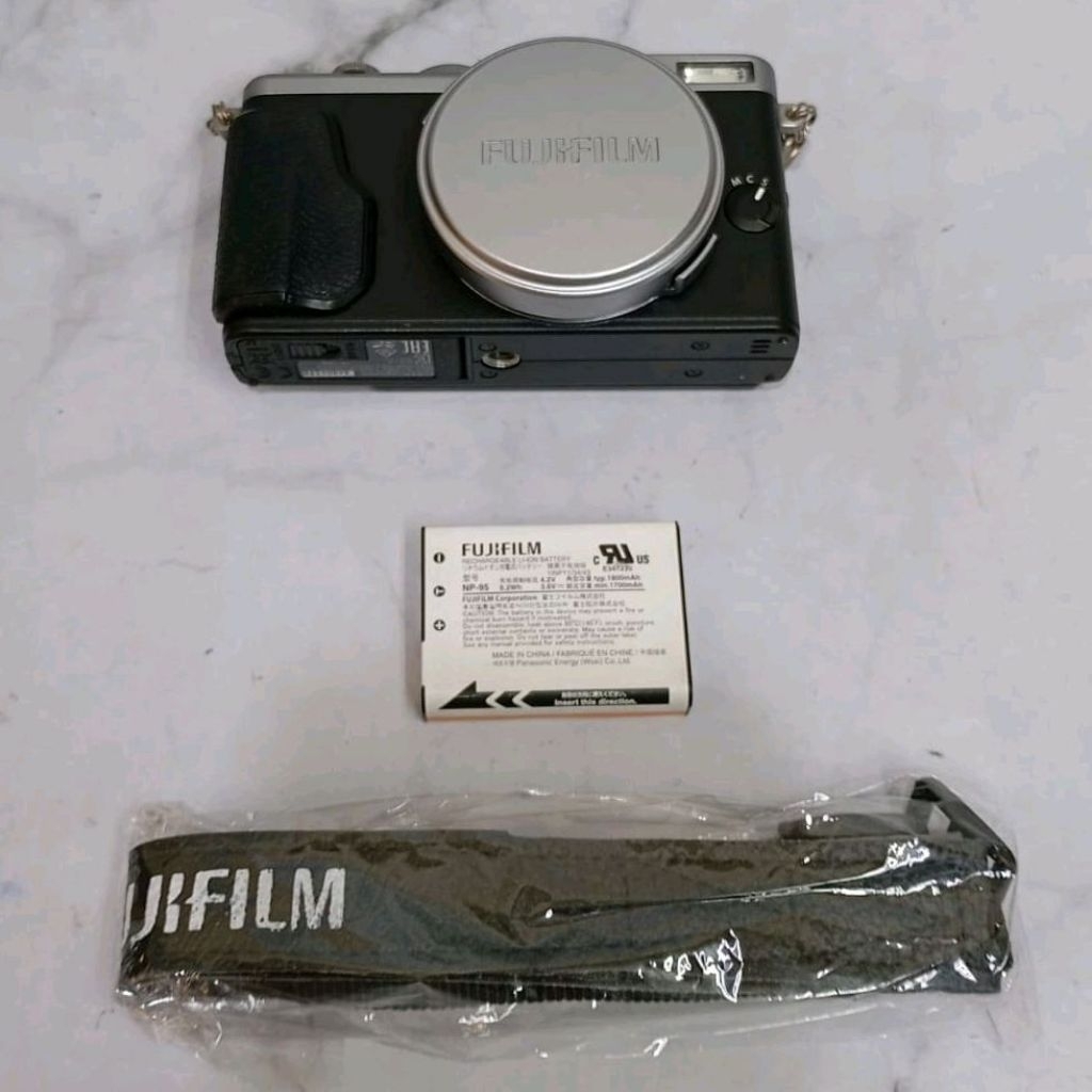 FUJIFILM X70 MULUS MURAH BERGARANSI