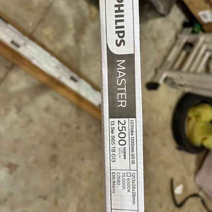 Lampu TL LEDTube T8 LED Master UO 13.5W 13,5W 2500 Lumen 2500lm PHILIPS