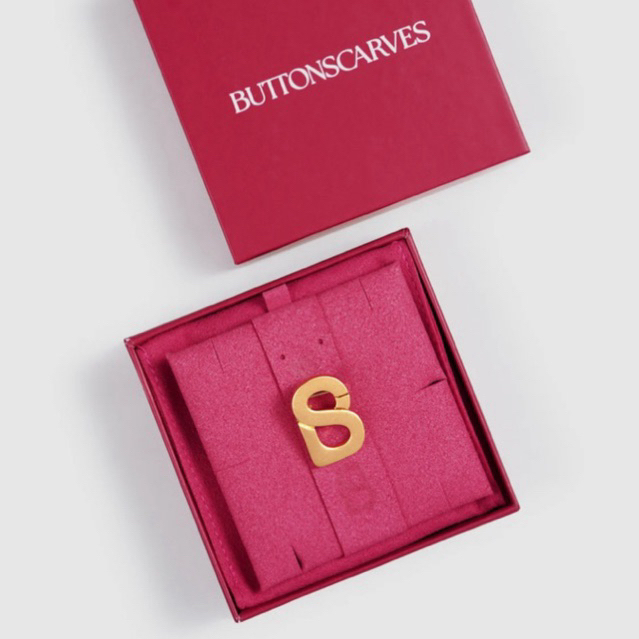 Buttonscarves Petite Signature Flat Brooch
