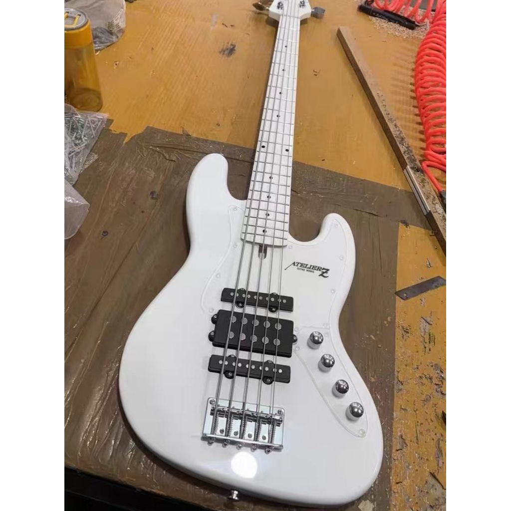 Bass Elektrik 5 string