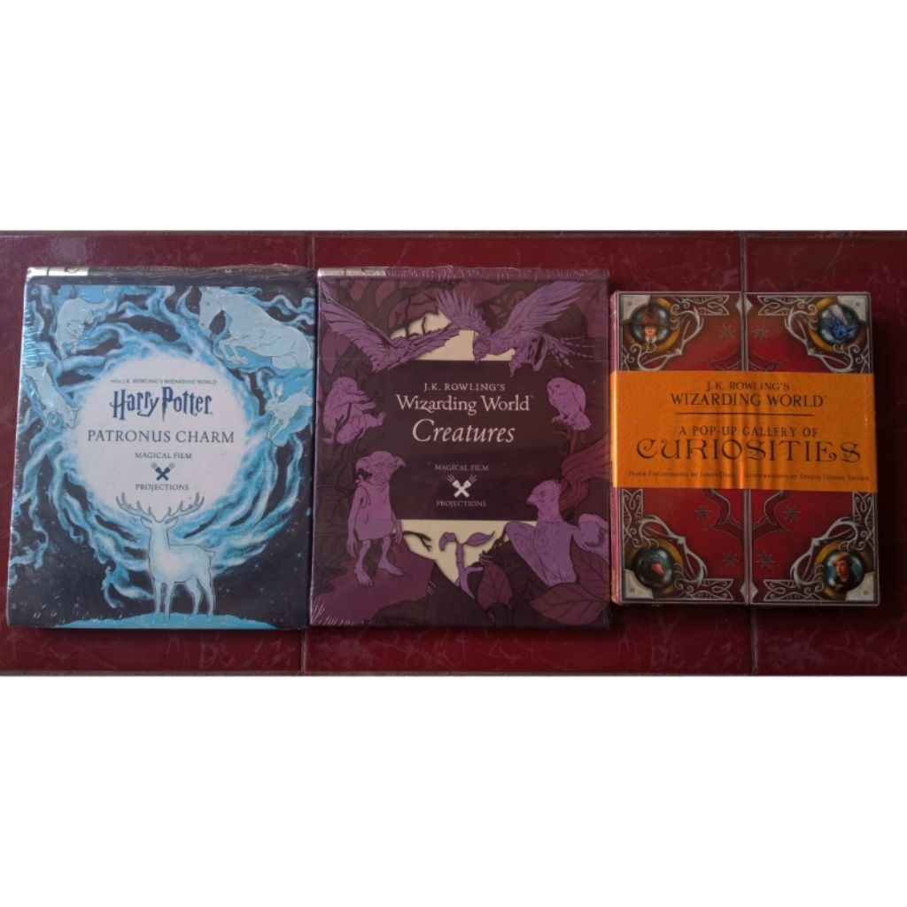 Paket 3 buku seri JK Rowling's wizarding world (A pop gallery of curiosity + wizarding world creatur