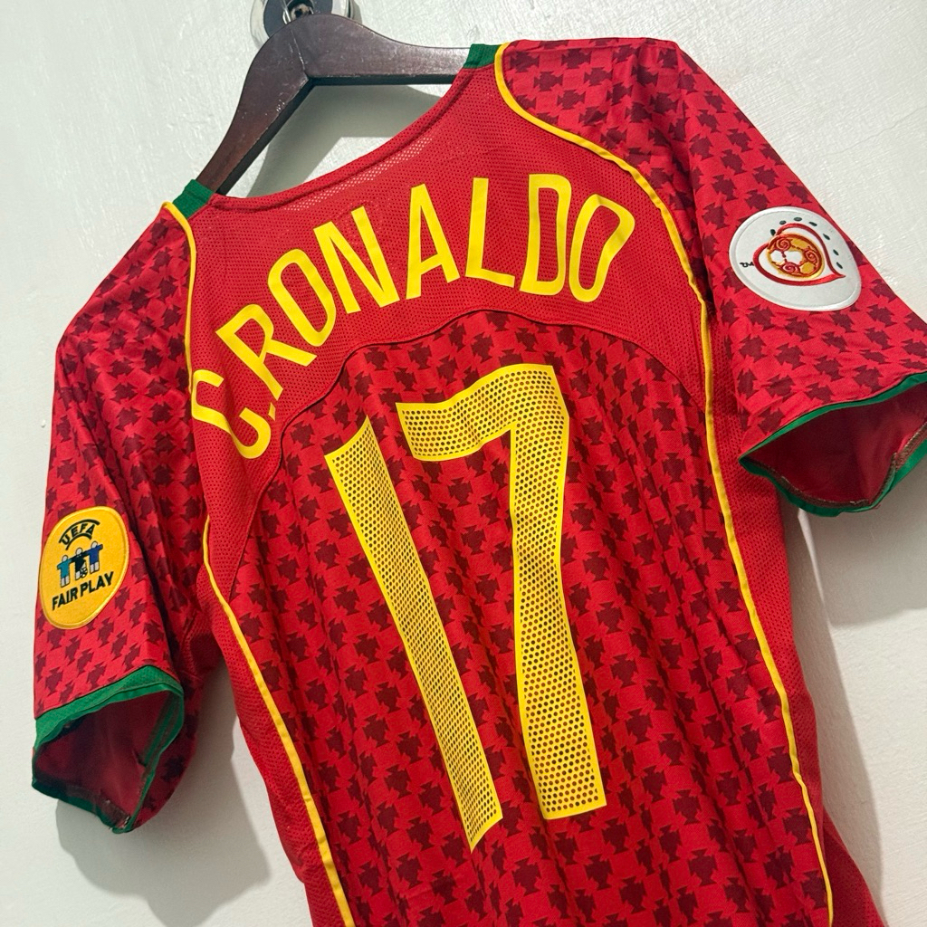 JERSEY PORTUGAL HOME 2004 SHORTSLEEVE EURO VERSION - C RONALDO